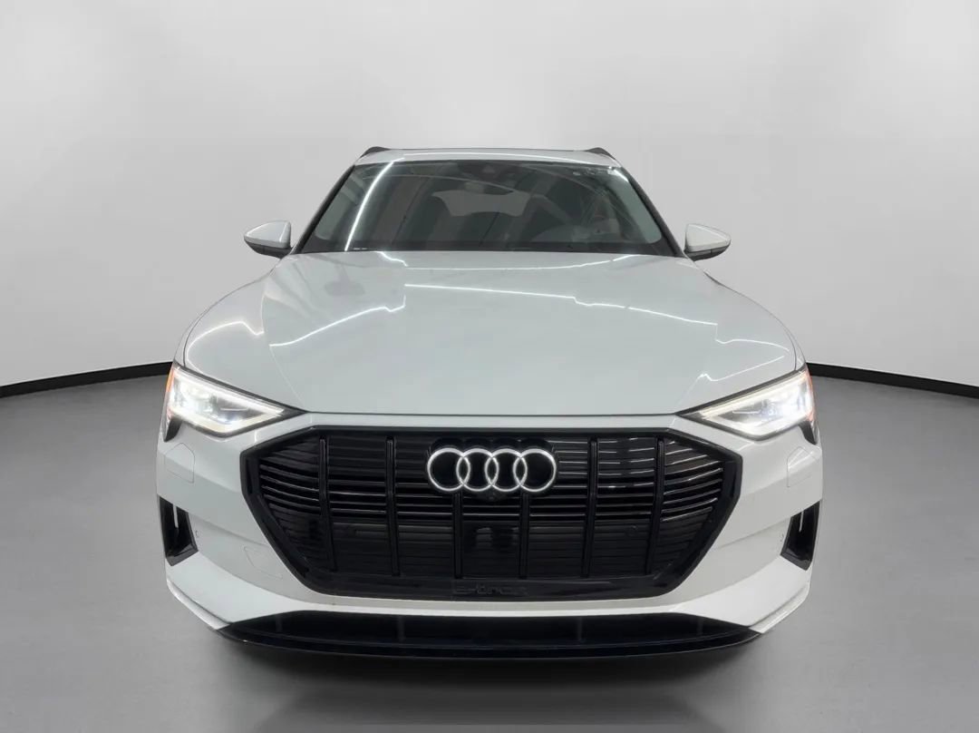 Used 2022 Audi e-tron Premium w/ Convenience Plus Package AWD/4WD image 2