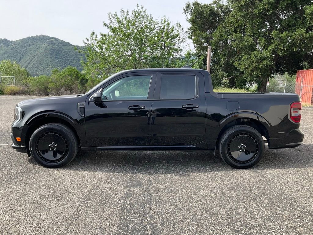 Used 2025 Ford Maverick Lobo image 3