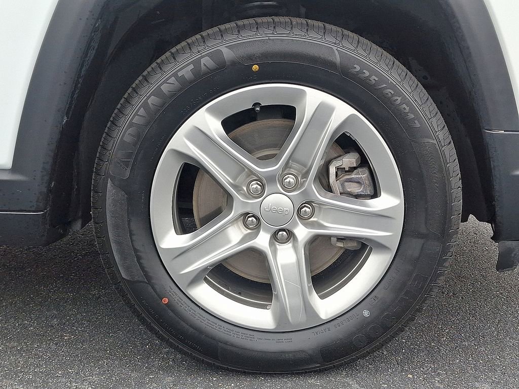 Used 2024 Jeep Compass Latitude image 8