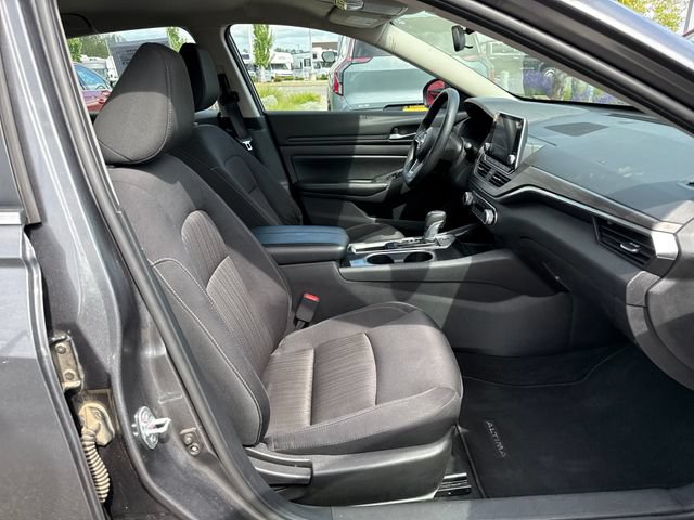 Used 2024 Nissan Altima 2.5 SV FWD image 9