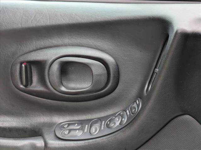 Used 2002 Chevrolet Corvette Convertible w/ Preferred Equipment Group2 image 3