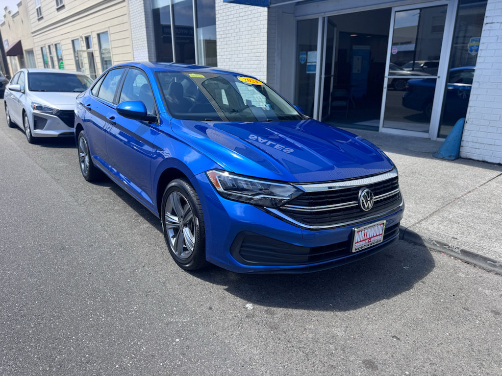 Used 2024 Volkswagen Jetta SE FWD image 3