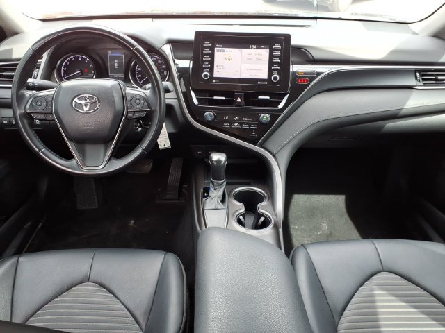 Used 2021 Toyota Camry SE FWD image 14