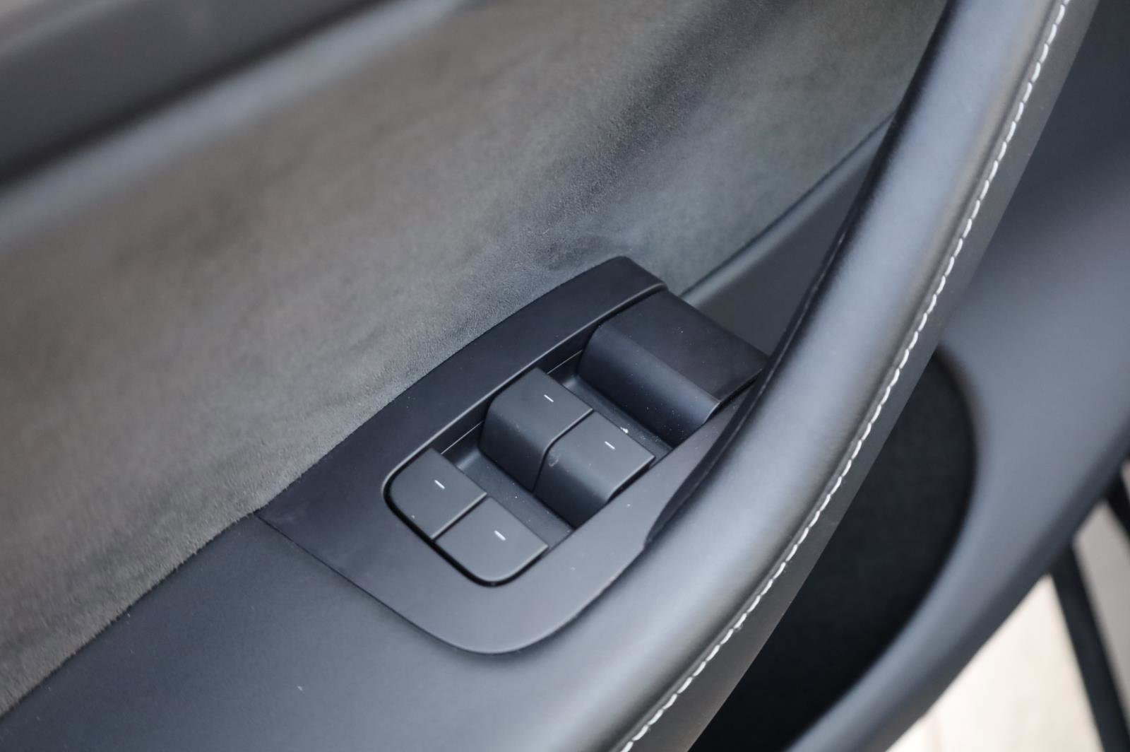 Used 2023 Tesla Model Y Long Range AWD/4WD image 37