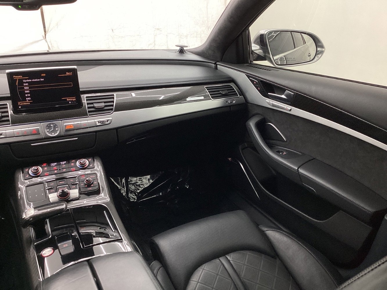 Used 2013 Audi S8 image 27