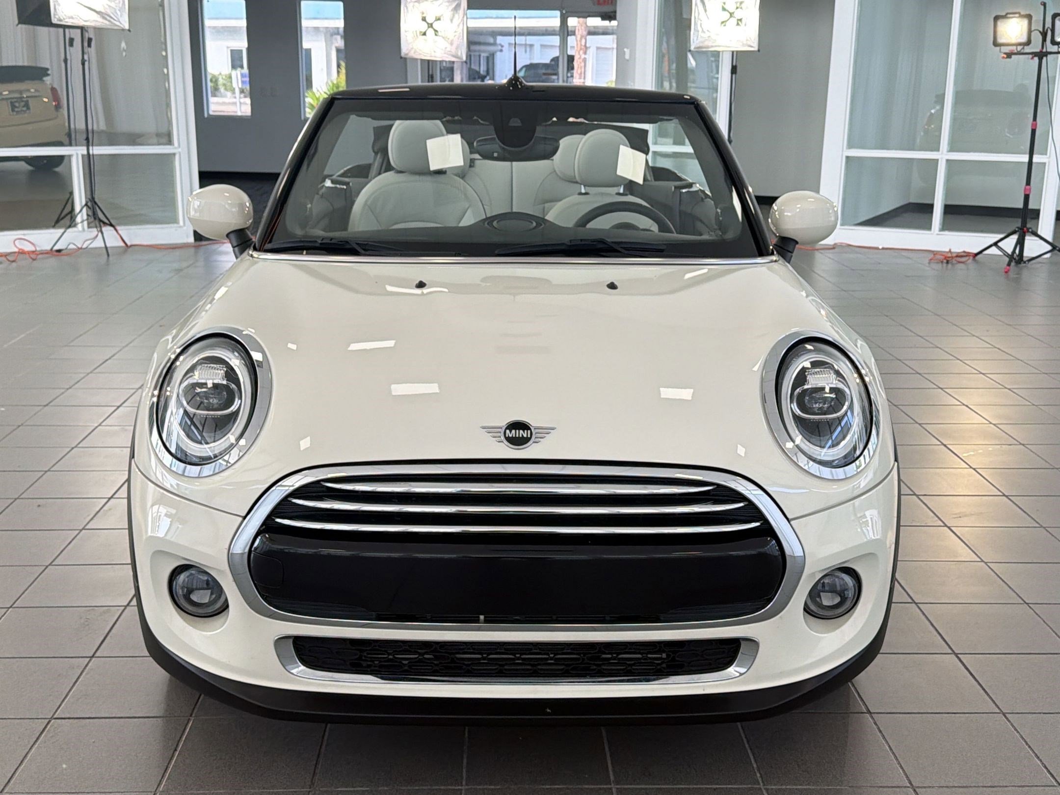 Used 2020 MINI Cooper Convertible w/ Signature Upholstery Package FWD image 6