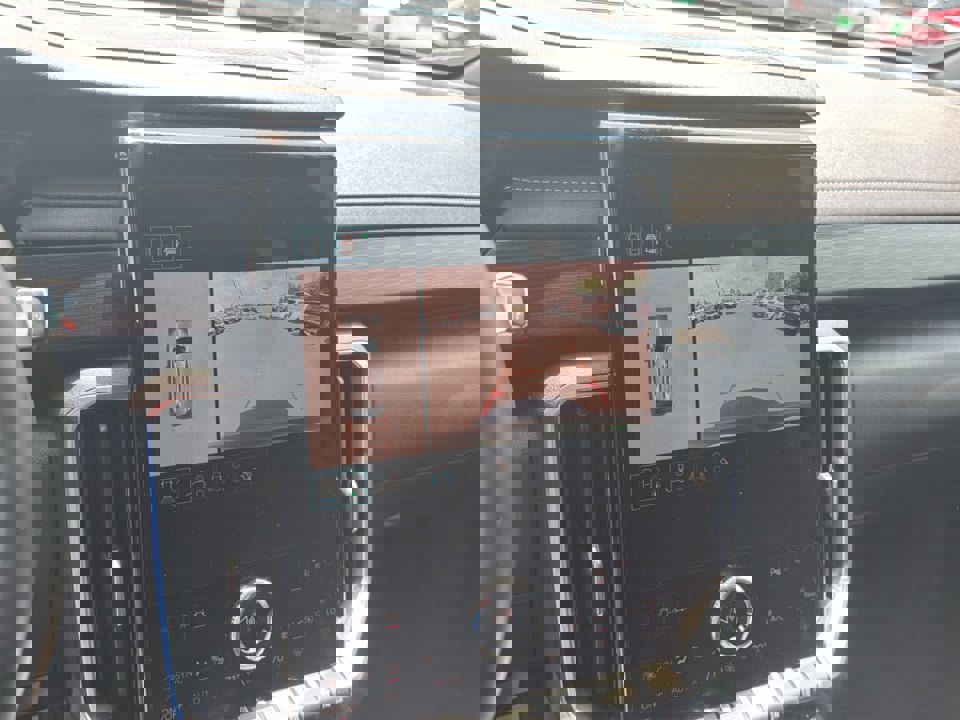 Used 2025 GMC Acadia Elevation FWD image 21