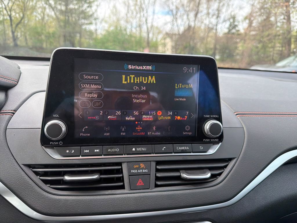 Used 2021 Nissan Altima 2.5 SR w/ SR Premium Package FWD image 11
