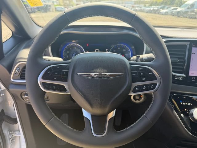 Certified 2025 Chrysler Pacifica Select FWD image 12