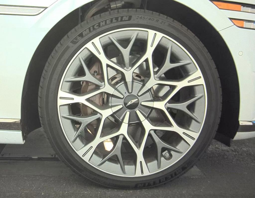 Used 2025 Genesis G90 3.5T image 6