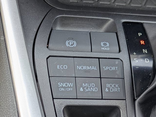 Used 2023 Toyota RAV4 XLE Premium AWD/4WD image 31