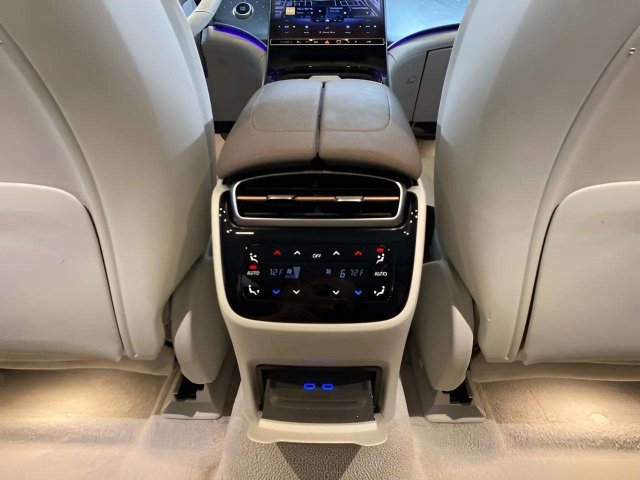 Used 2023 Mercedes-Benz EQS 450+ SUV image 39