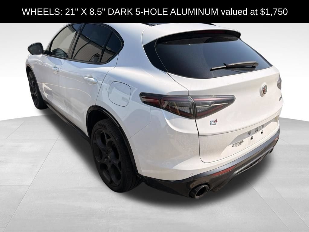 Used 2024 Alfa Romeo Stelvio Veloce AWD/4WD image 4