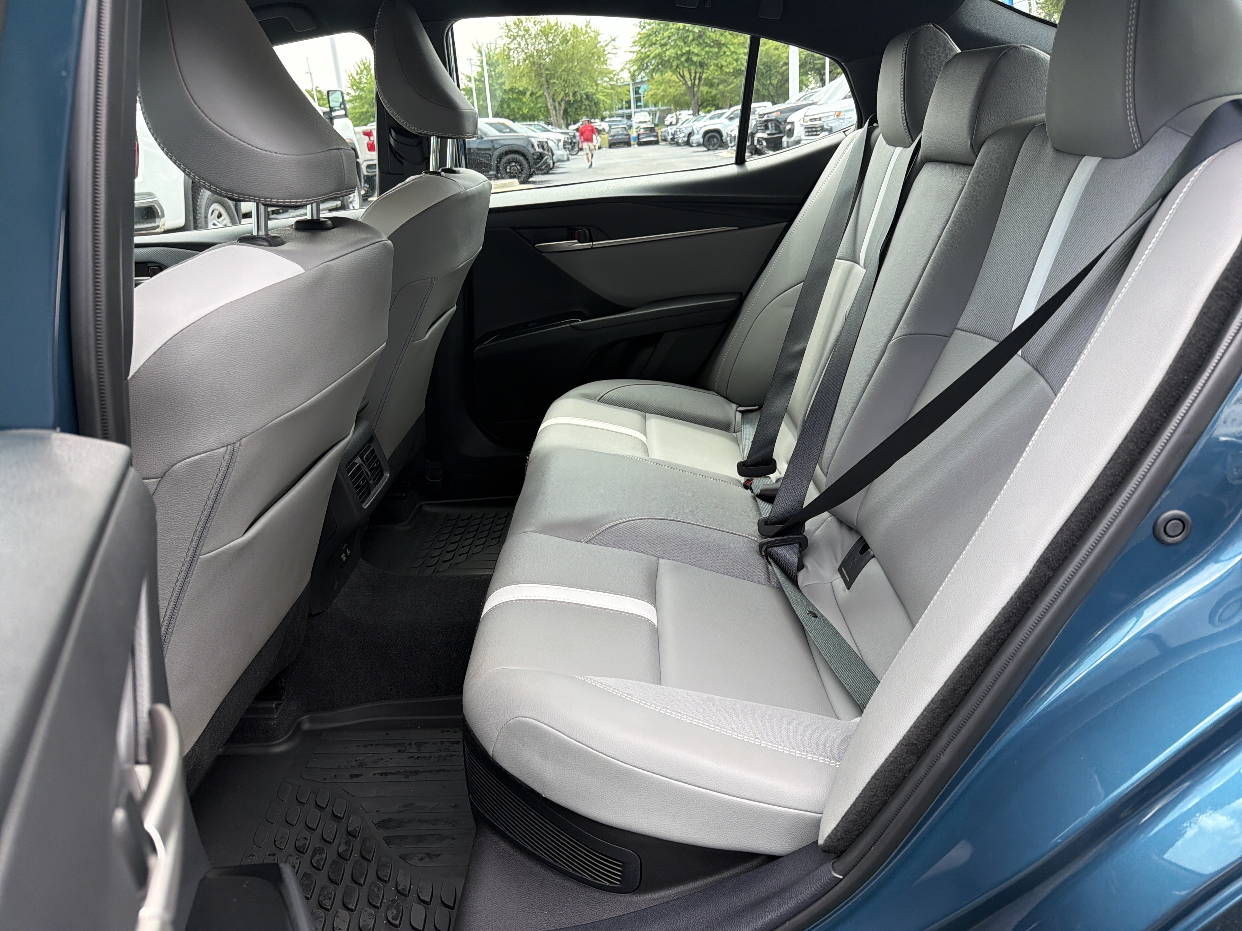 Used 2025 Toyota Camry SE FWD image 31