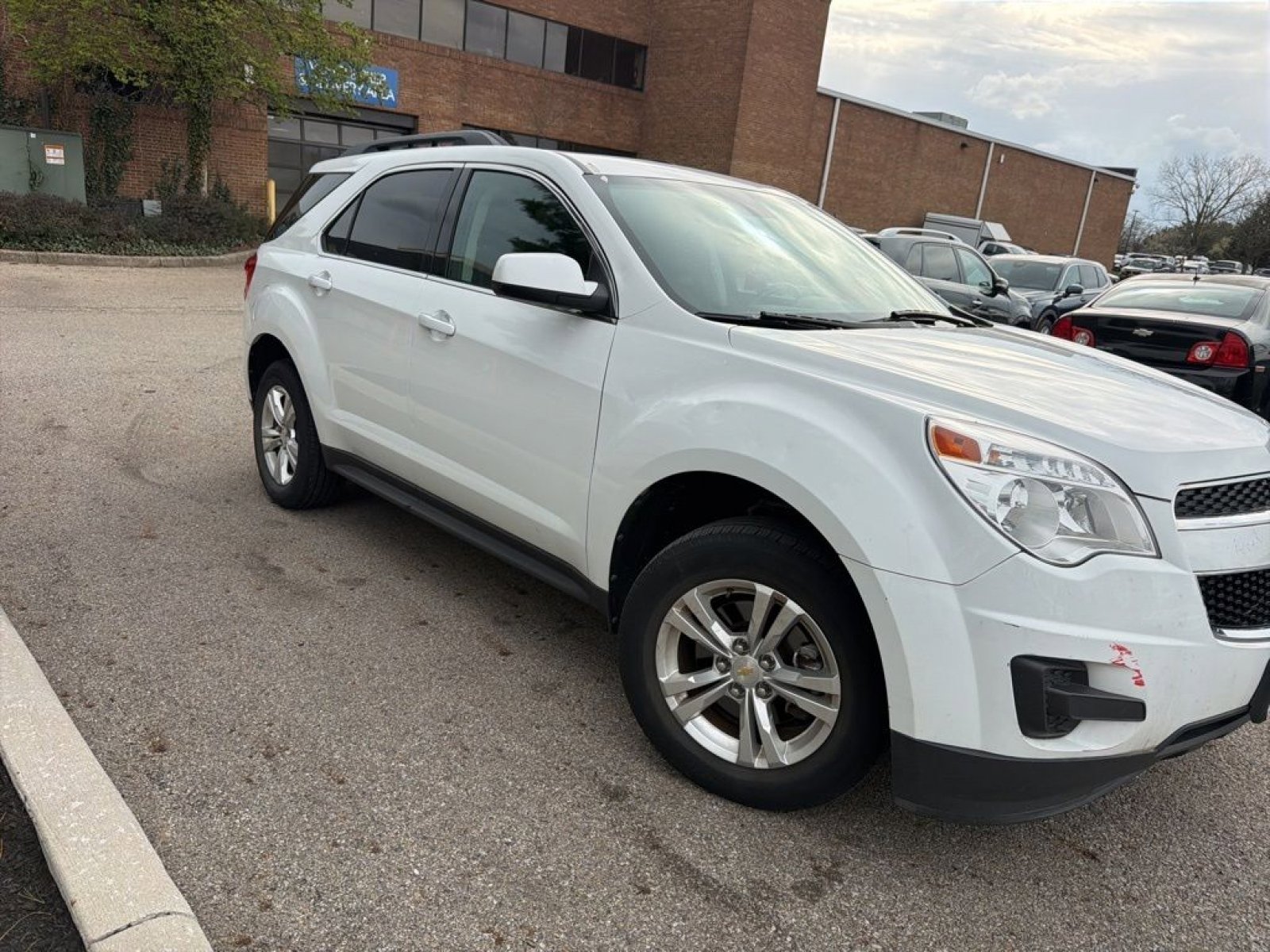 Used 2012 Chevrolet Equinox LT w/ Driver Convenience Package image 4