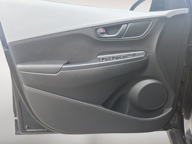 Used 2018 Hyundai Kona SEL image 16