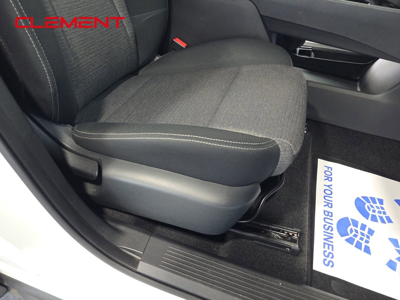 Used 2021 Nissan Rogue S image 29