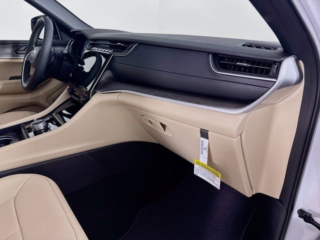 New 2025 Jeep Grand Cherokee Limited image 33