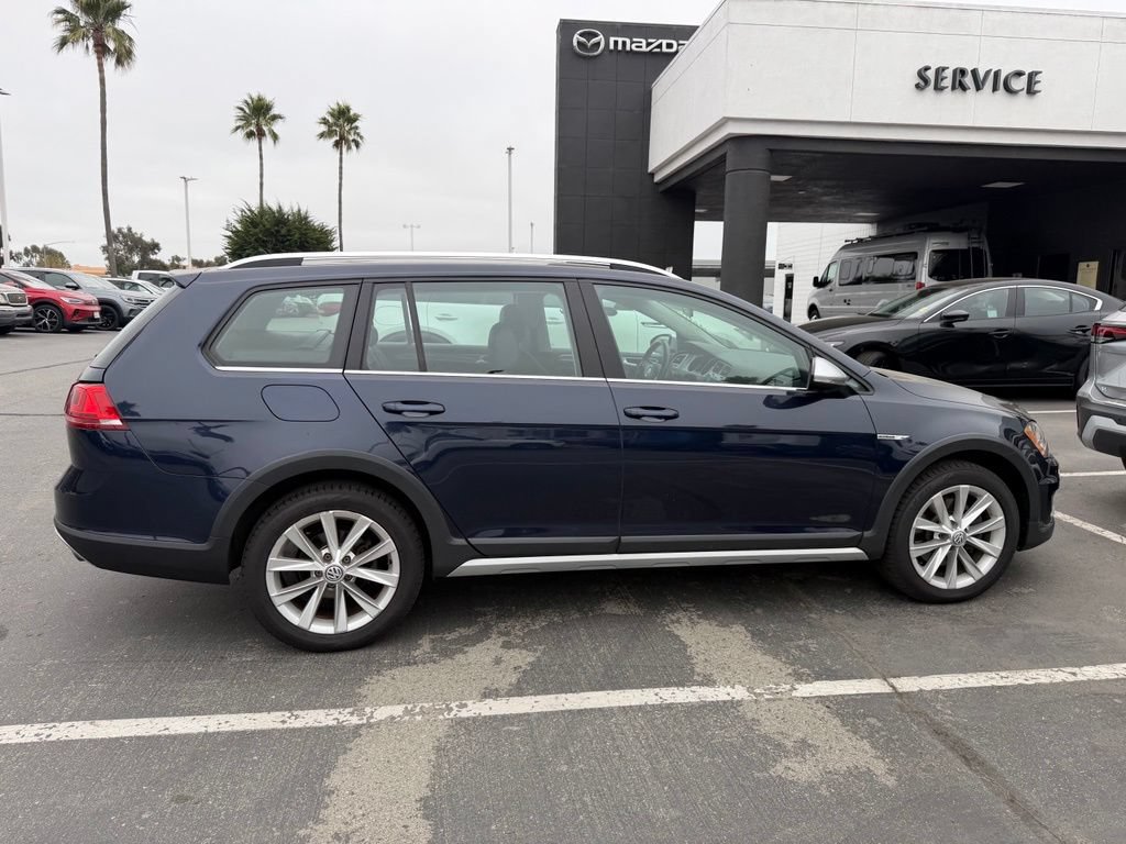 Used 2017 Volkswagen Golf Alltrack SE AWD/4WD image 3