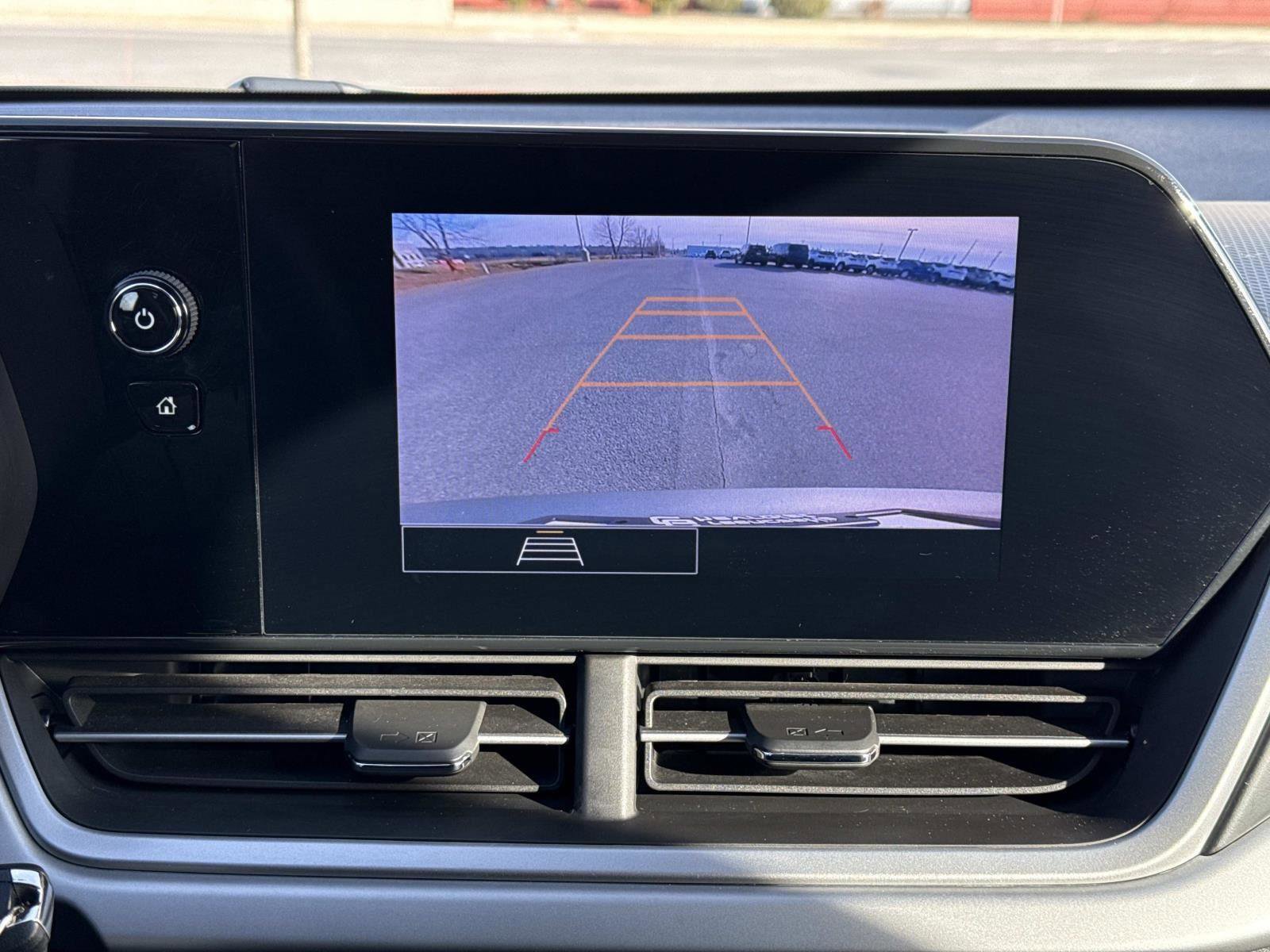 Used 2024 Chevrolet Trax RS w/ Driver Confidence Package FWD image 4