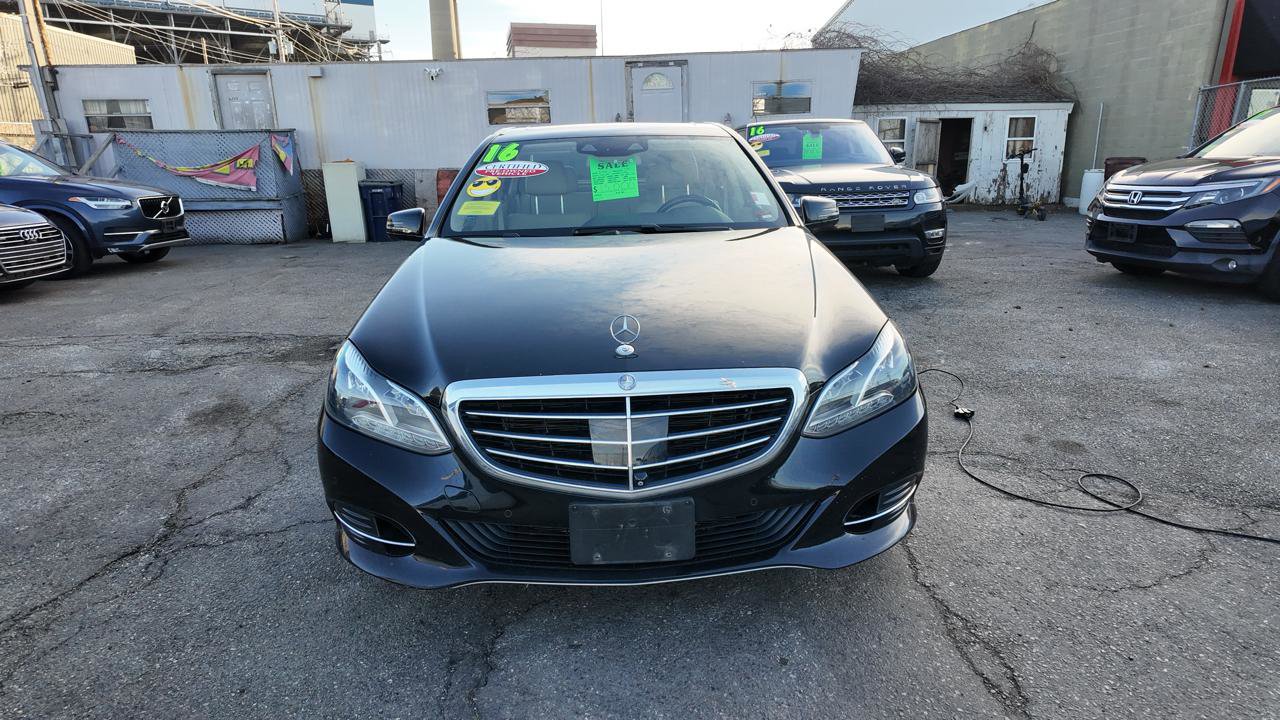 Used 2016 Mercedes-Benz E 350 4MATIC Sedan image 3