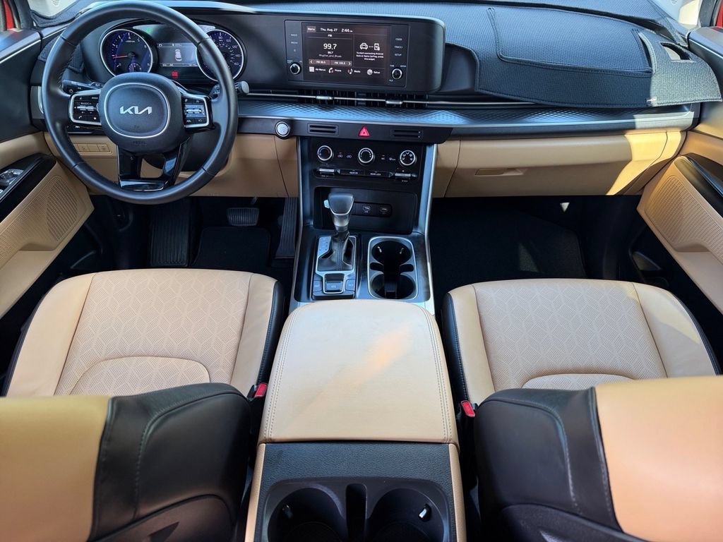 Used 2024 Kia Carnival LX FWD image 19