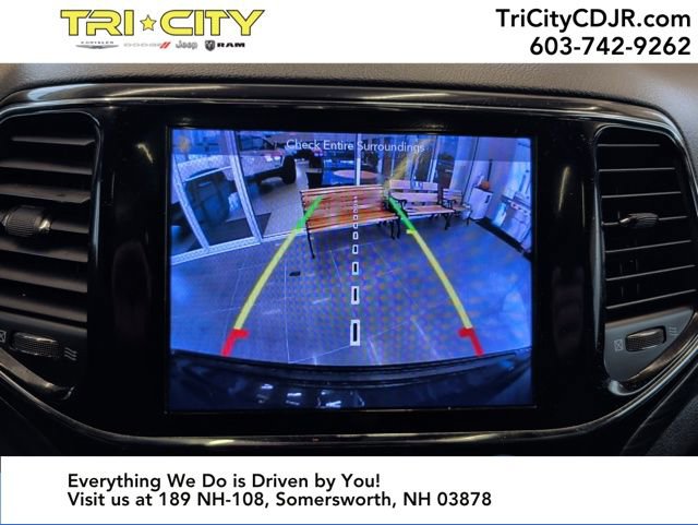 Used 2019 Jeep Grand Cherokee Altitude image 27