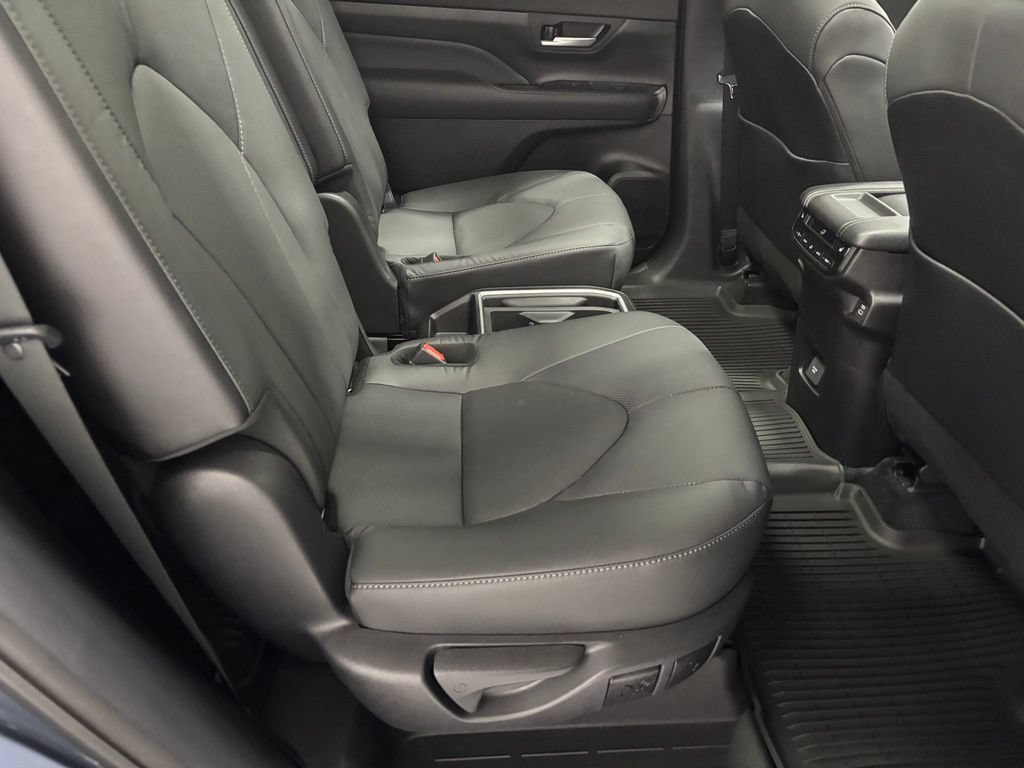 Used 2026 Toyota Grand Highlander AWD image 60