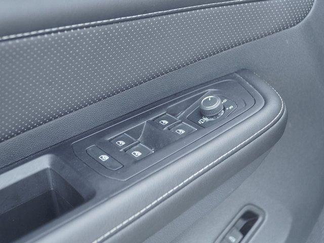 Used 2025 Volkswagen Atlas SEL Premium R-Line image 16