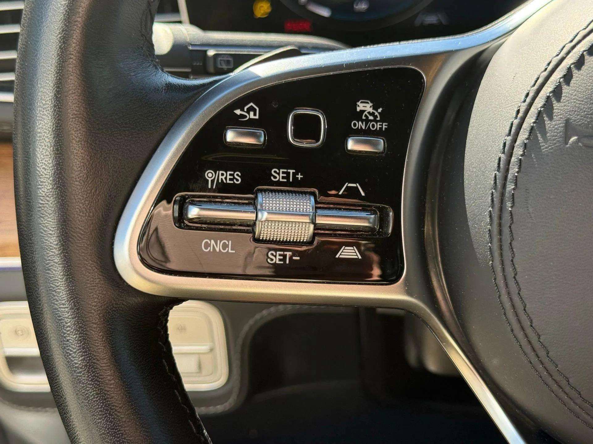 Used 2023 Mercedes-Benz Maybach GLS 600 4MATIC image 34