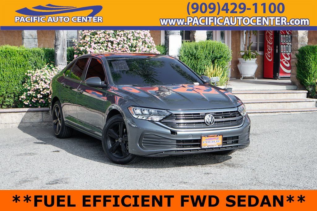 Used 2022 Volkswagen Jetta SE FWD image 1