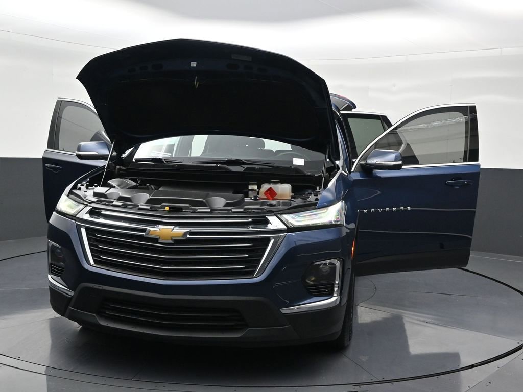 Used 2023 Chevrolet Traverse LT image 38