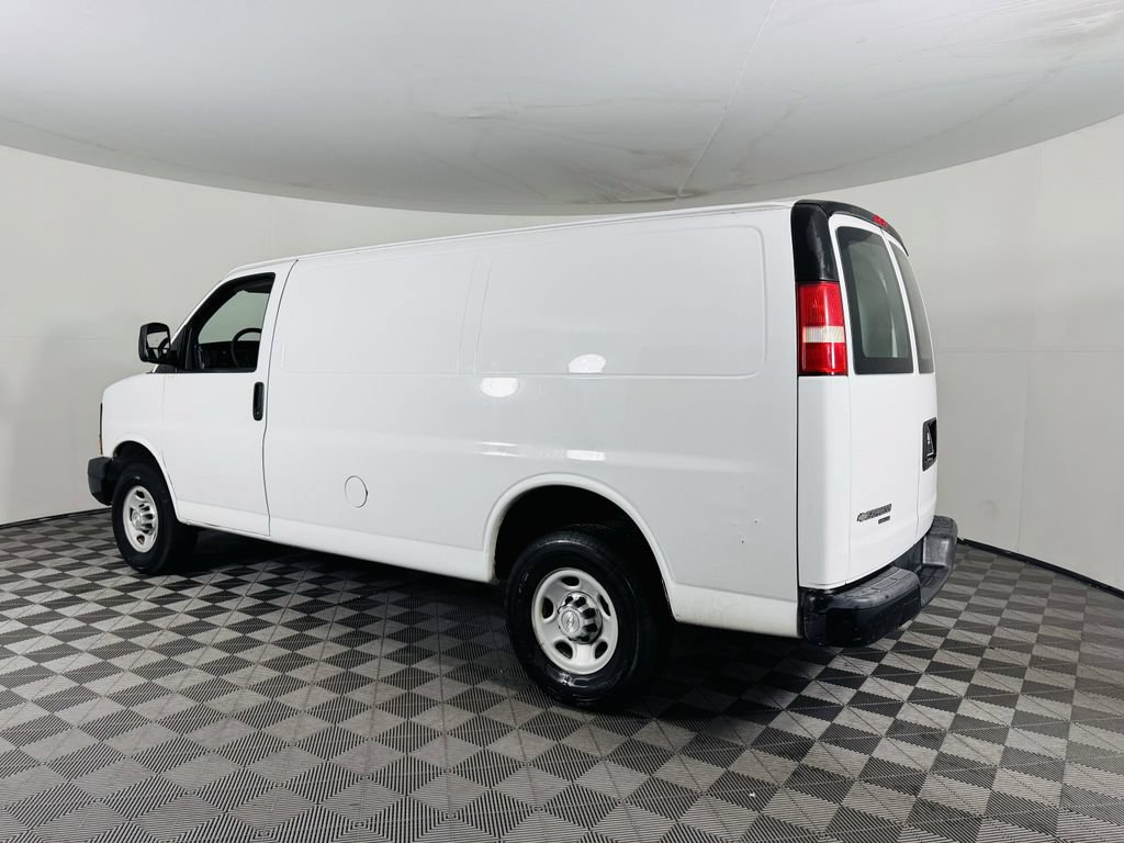 Used 2015 Chevrolet Express 2500 RWD image 14