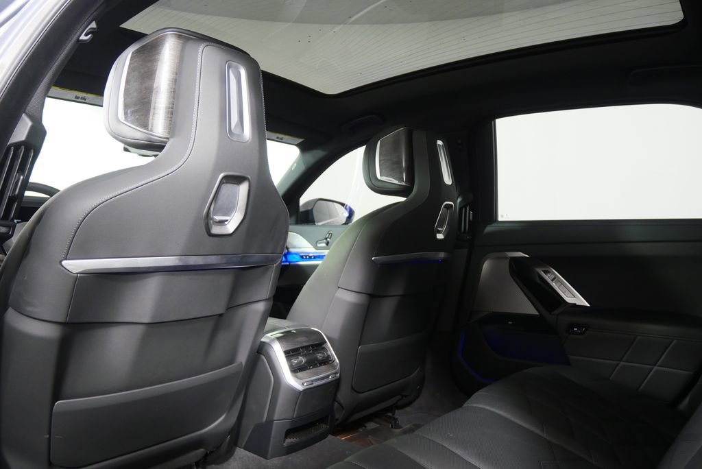 Certified 2025 BMW i7 eDrive50 image 16
