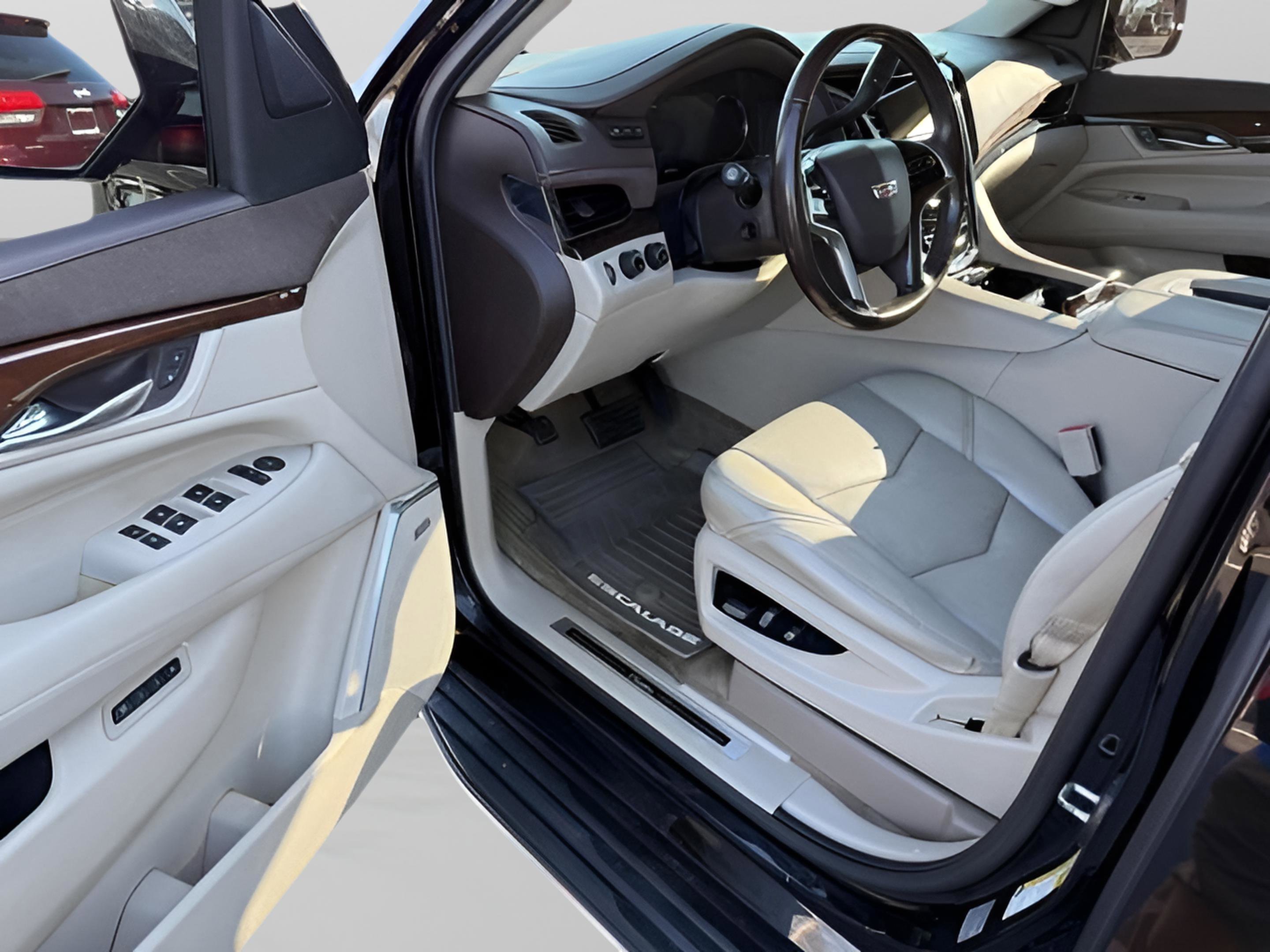 Used 2017 Cadillac Escalade Luxury image 19