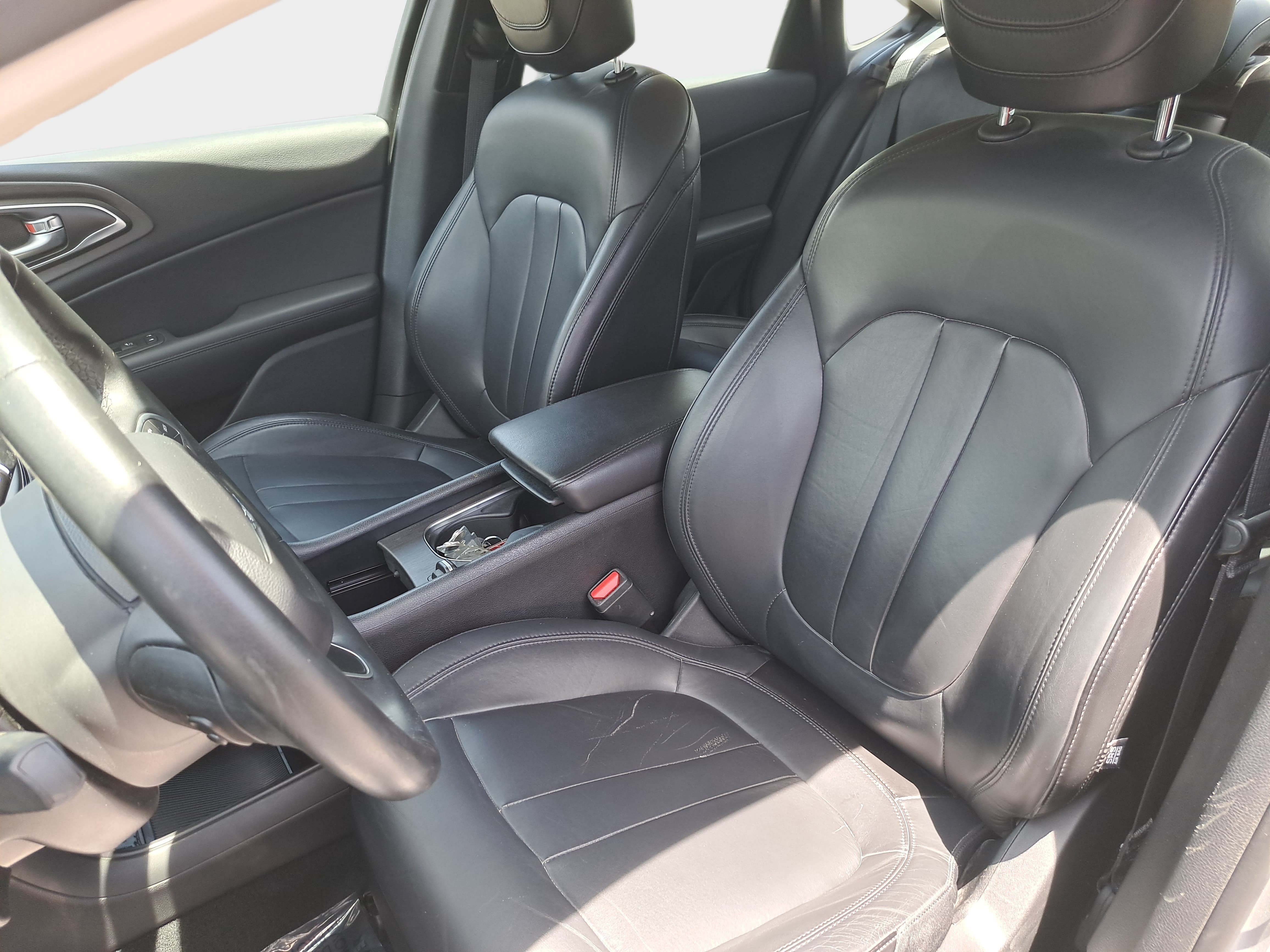 Used 2017 Chrysler 200 Limited Platinum FWD image 14