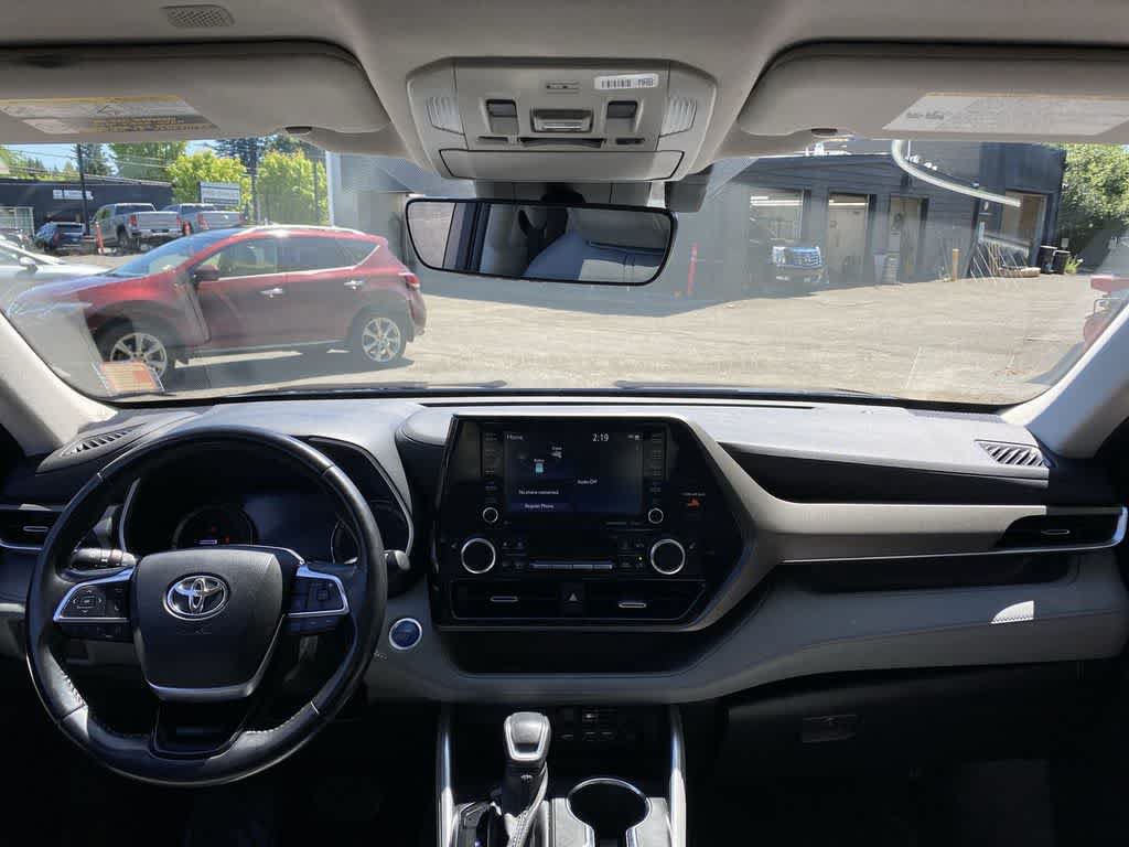 Used 2021 Toyota Highlander XLE AWD/4WD image 13