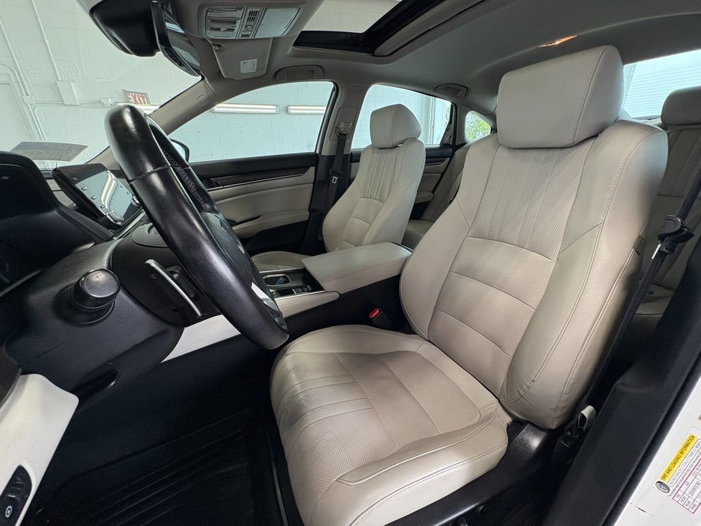 Used 2018 Honda Accord Touring image 13