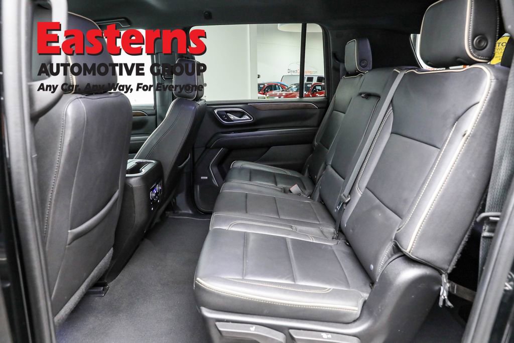Used 2024 Chevrolet Suburban Premier RWD image 23
