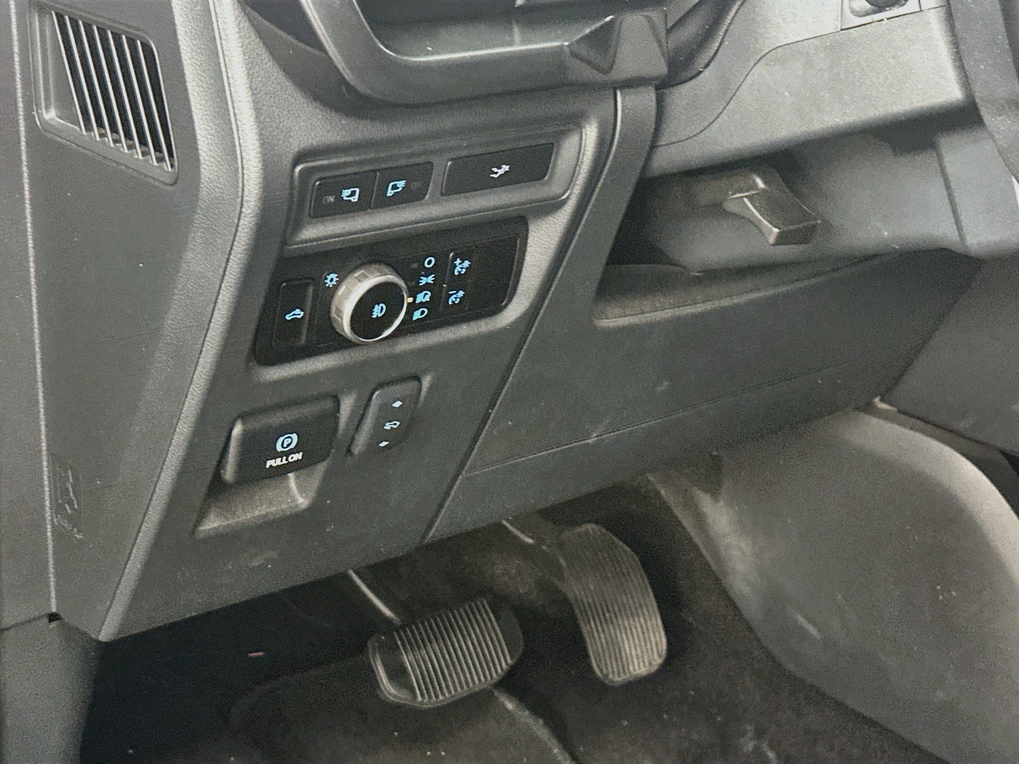 Used 2023 Ford F150 XLT w/ Equipment Group 302A High AWD/4WD image 17