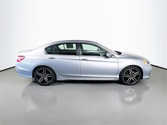 Used 2017 Honda Accord Sport image 8