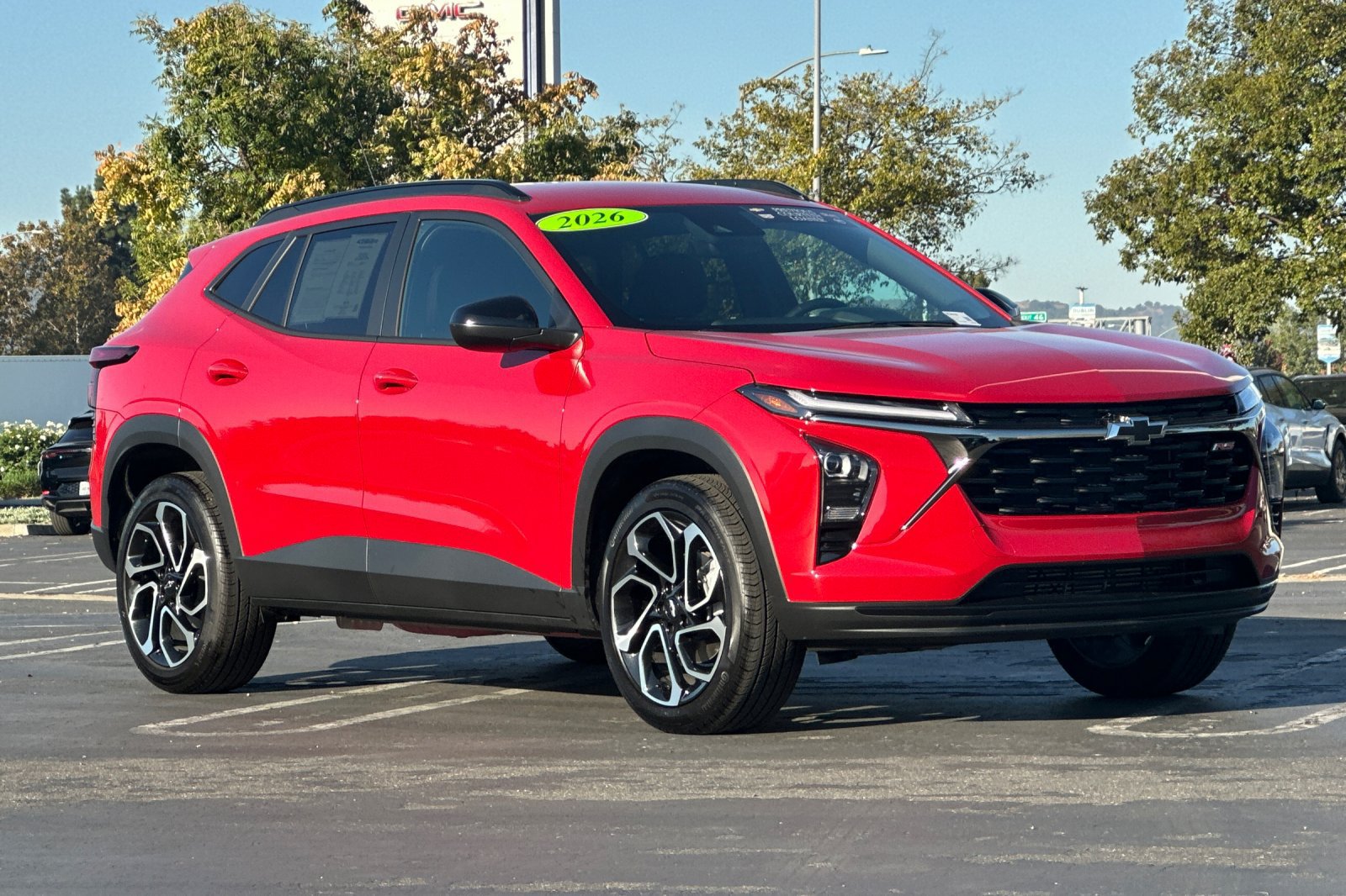 Used 2026 Chevrolet Trax RS w/ Driver Confidence Package FWD image 2