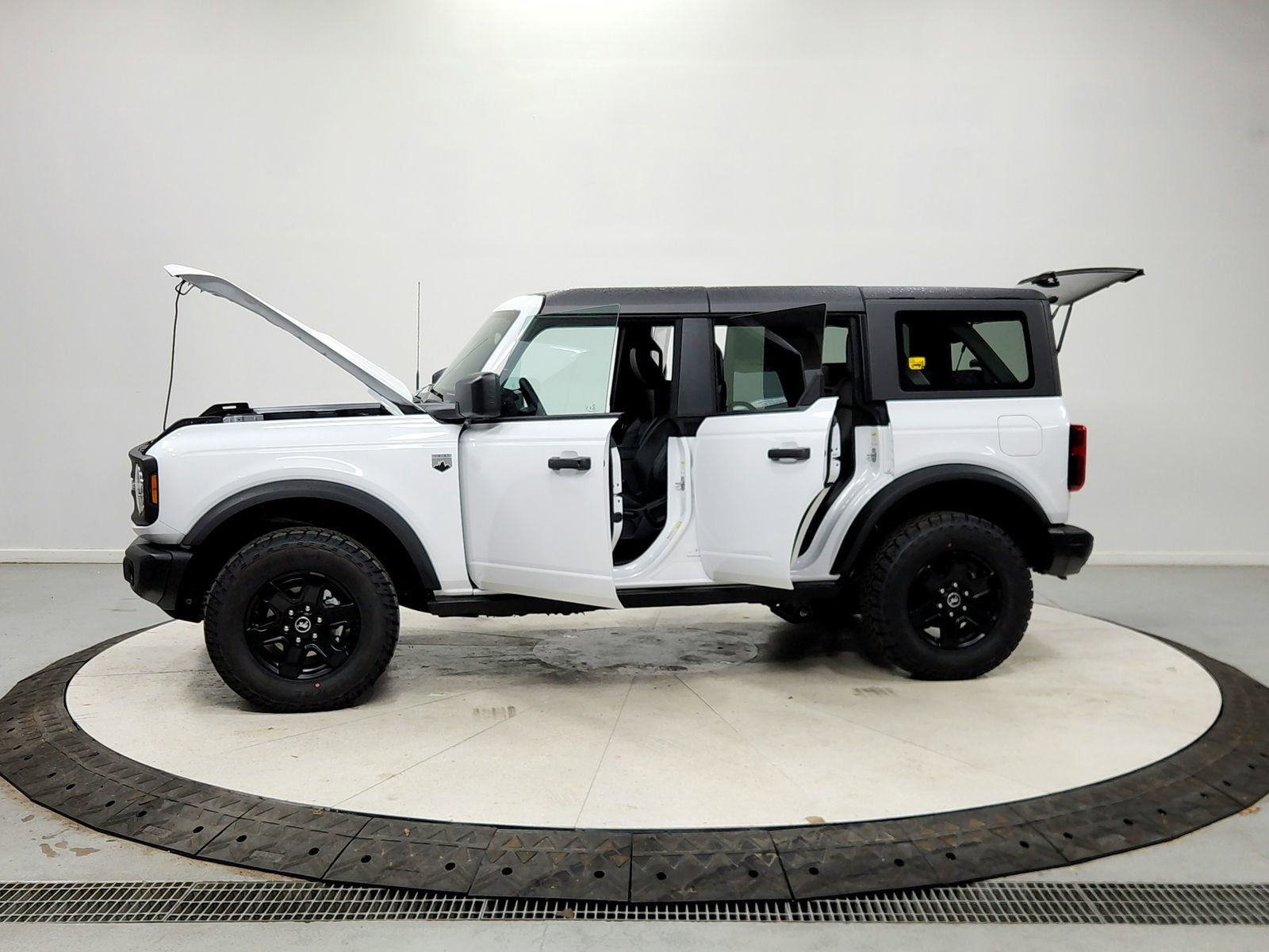 New 2025 Ford Bronco Big Bend w/ Black Diamond Package image 12