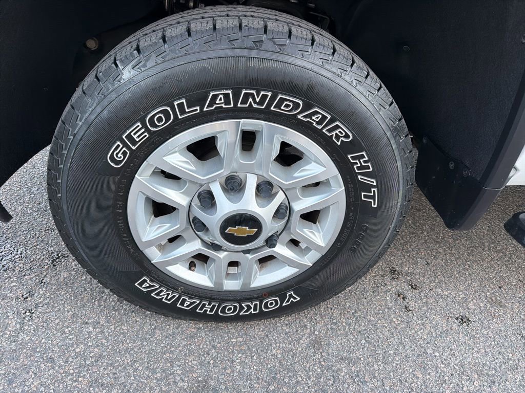 Used 2024 Chevrolet Silverado 2500 LT AWD/4WD image 10