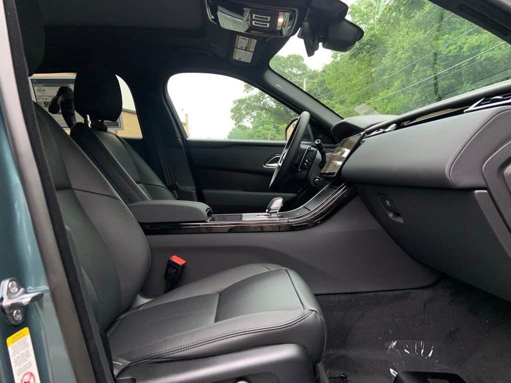 New 2026 Land Rover Range Rover Velar Dynamic SE image 15