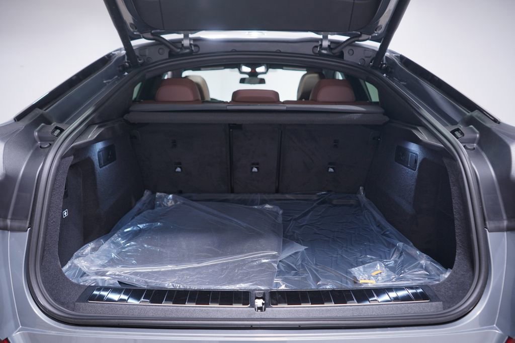 New 2026 BMW X6 xDrive40i w/ Premium Package AWD/4WD image 13