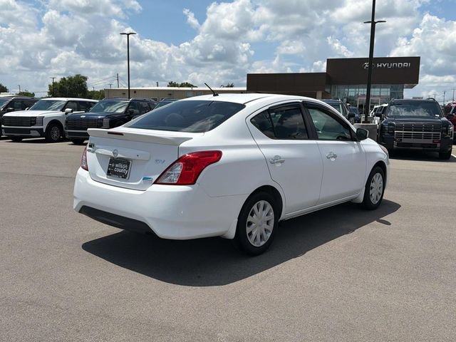 Used 2015 Nissan Versa SV FWD image 5