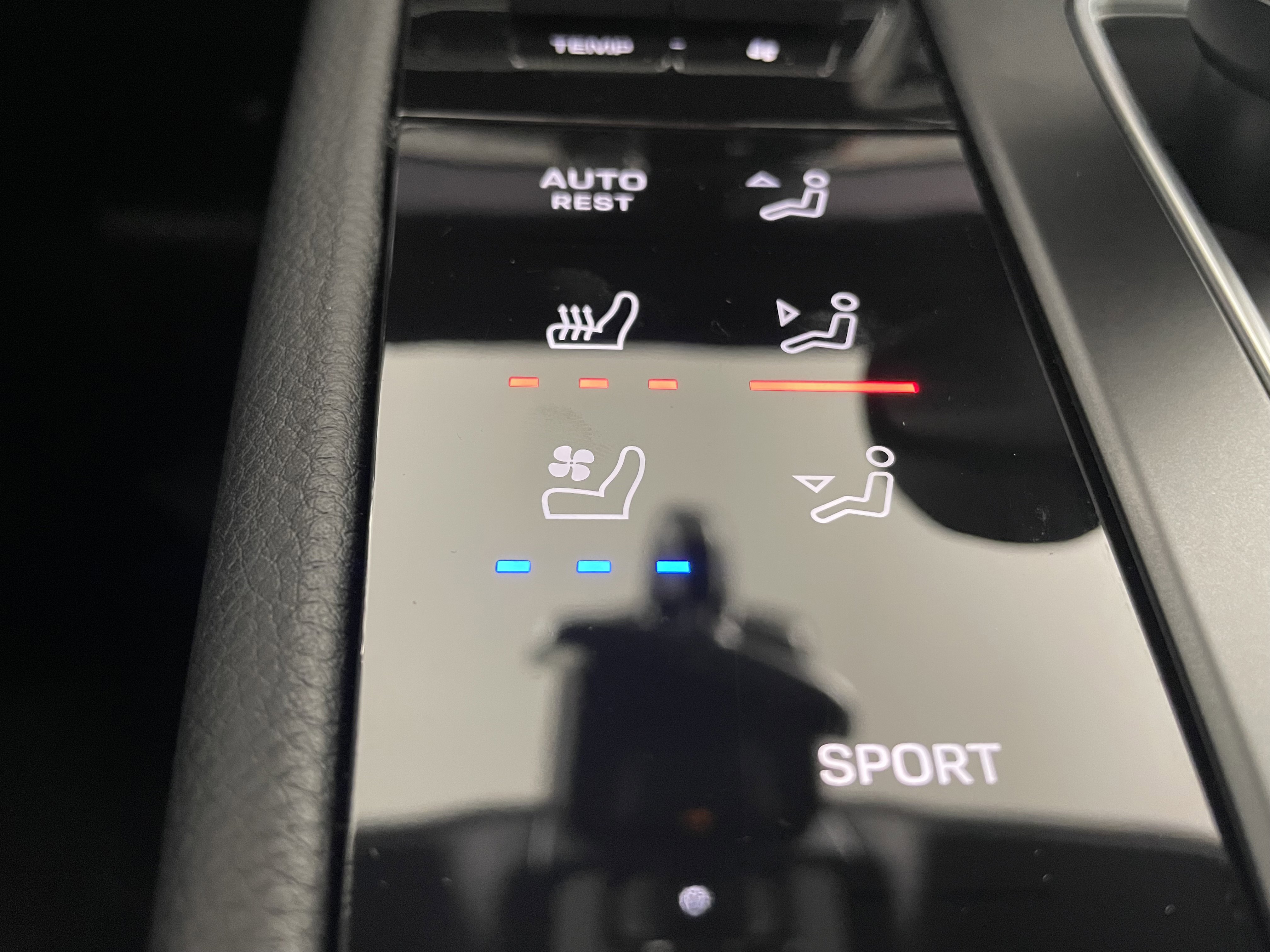 Used 2025 Porsche Macan image 23