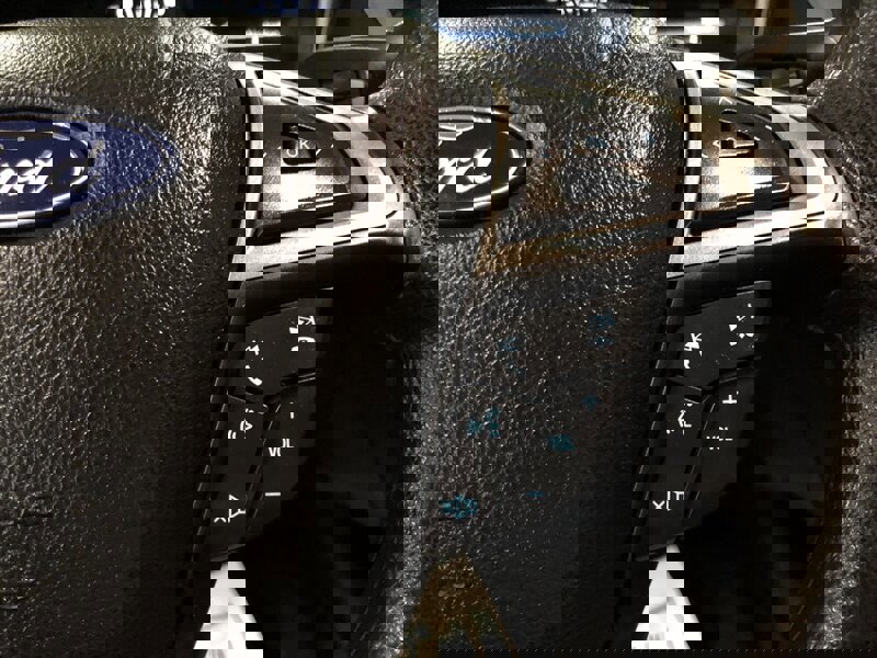 Used 2020 Ford Fusion SE image 9