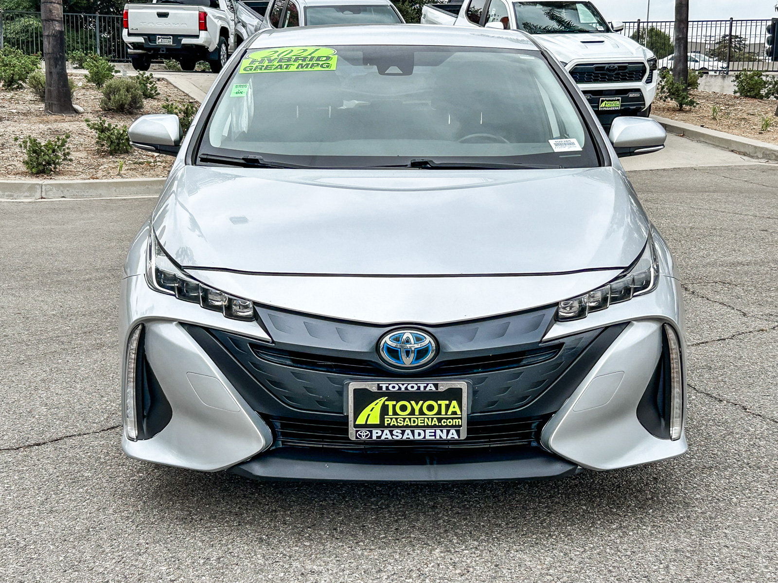 Used 2021 Toyota Prius Prime XLE w/ Carpet Mat Package (TMS) FWD image 2